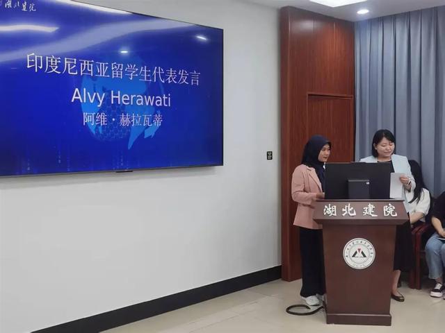 市建设职业技术学院首批留学生入学了冰球突破技巧“武汉你好！” 湖北城(图3)