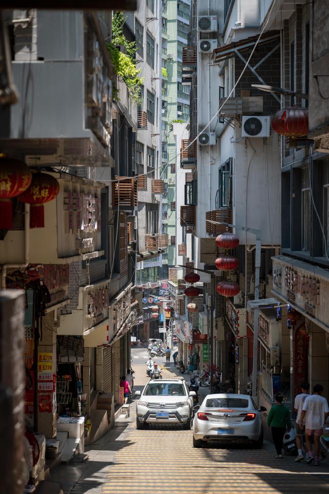 一线城市”生活松弛人均自来熟冰球突破豪华版中国最不卷的“(图12)