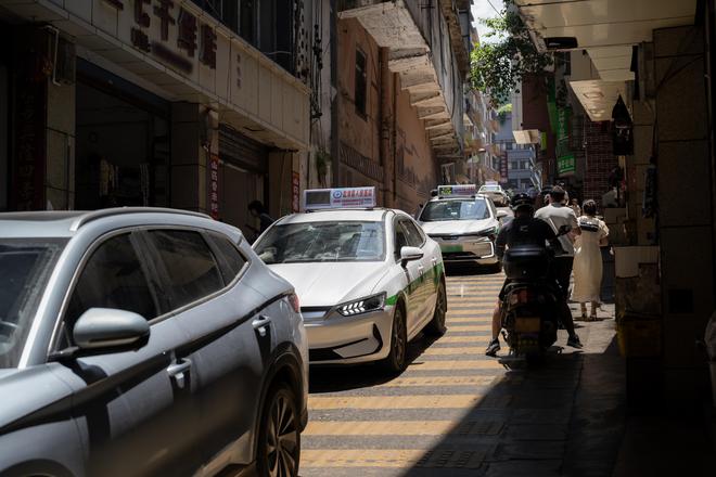 一线城市”生活松弛人均自来熟冰球突破豪华版中国最不卷的“(图19)
