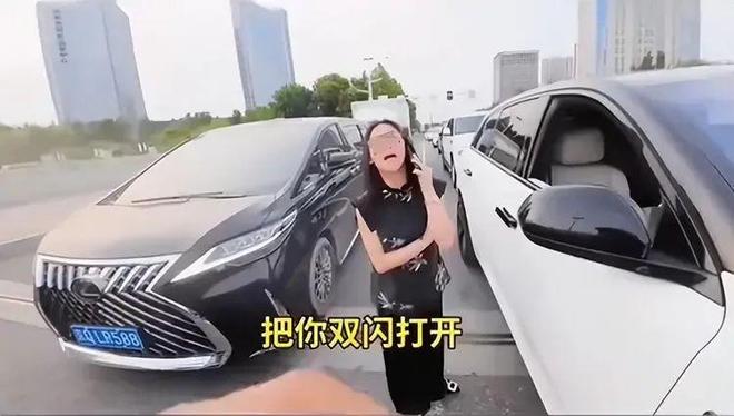 ：女司机气到流产公布完整行车记录仪冰球突破河北女司机与骑手冲突后续(图10)