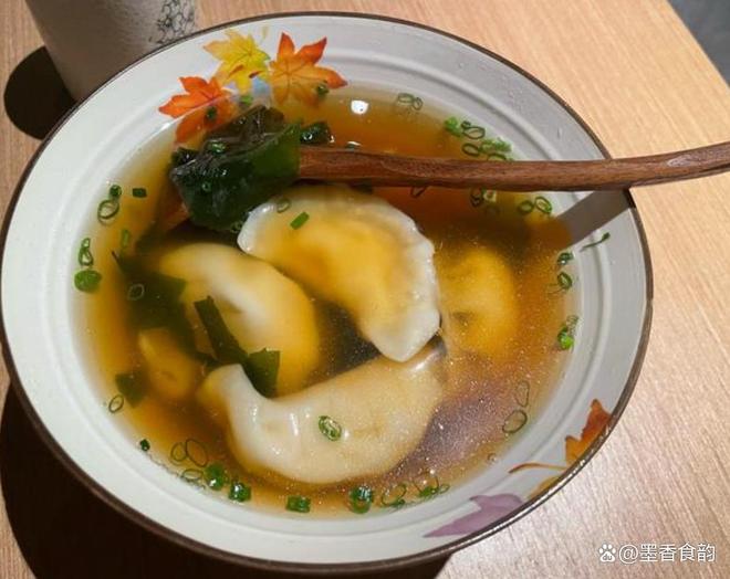 半在蘸料饺子蘸料段位里的美食江湖冰球突破吃饺子的乐趣一半在馅料一(图3)