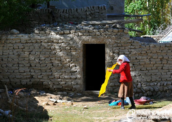 纯净的塔吉克村落——塔合曼冰球突破帕米尔